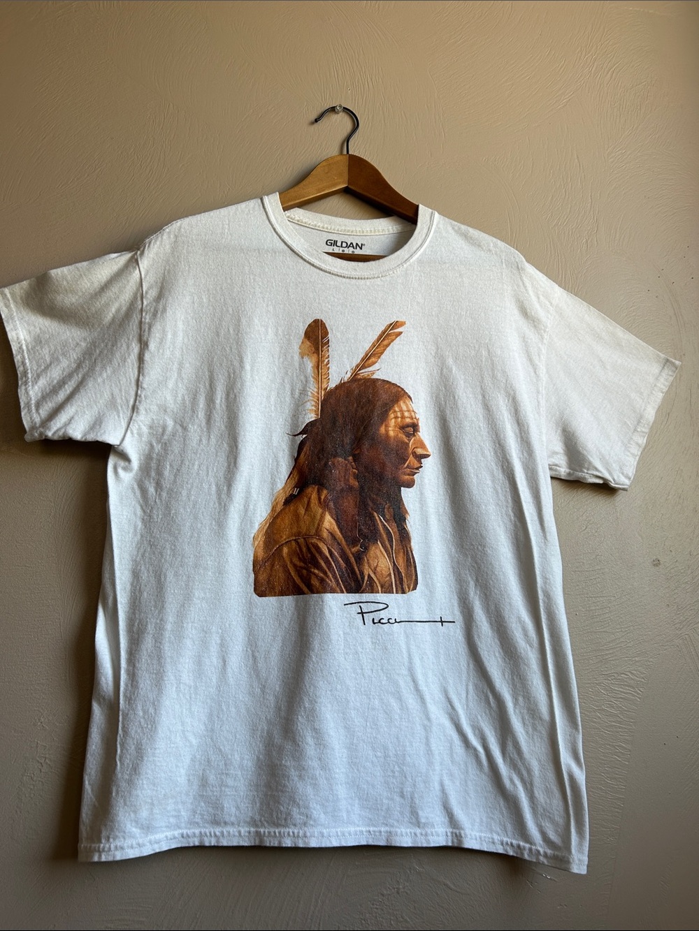 Vintage Gildan Graphic Tee W Native Profile Portrait Of A Native American Chief.